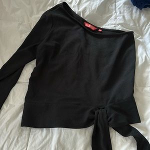 One shoulder tie waist top